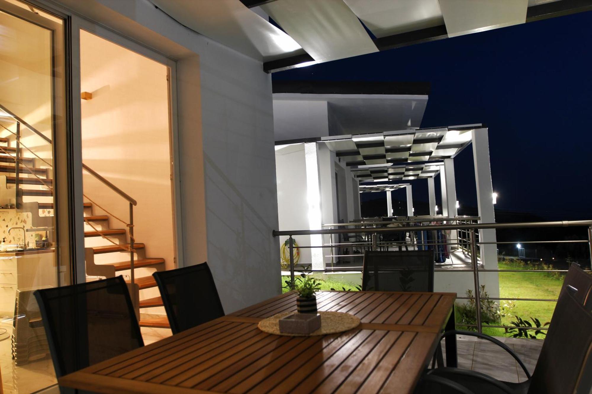 Loutra Holiday home *
