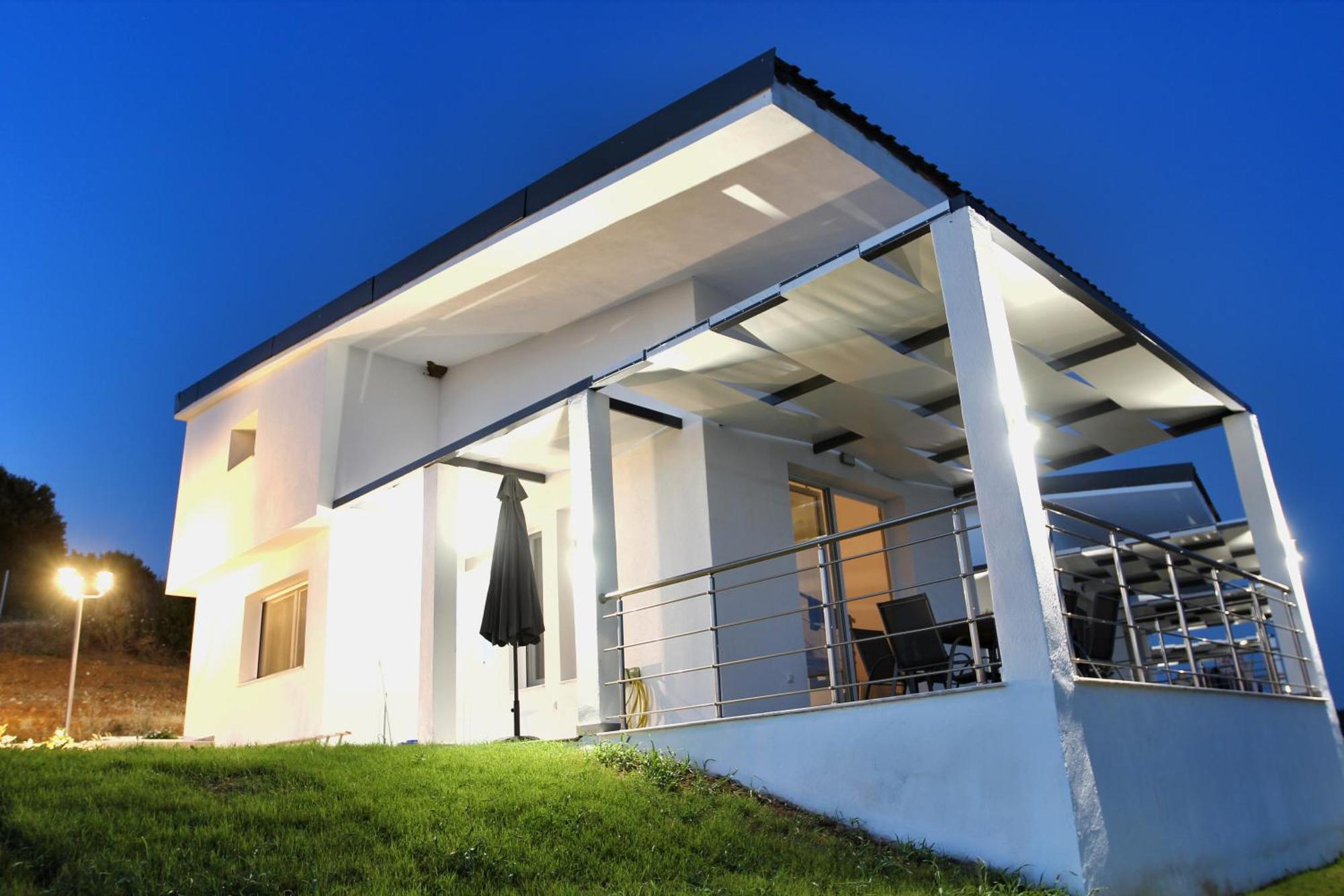 Loutra Holiday home *
